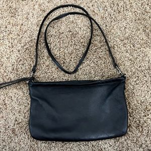 Rough and Tumble Pinch Bottom Traveler in black